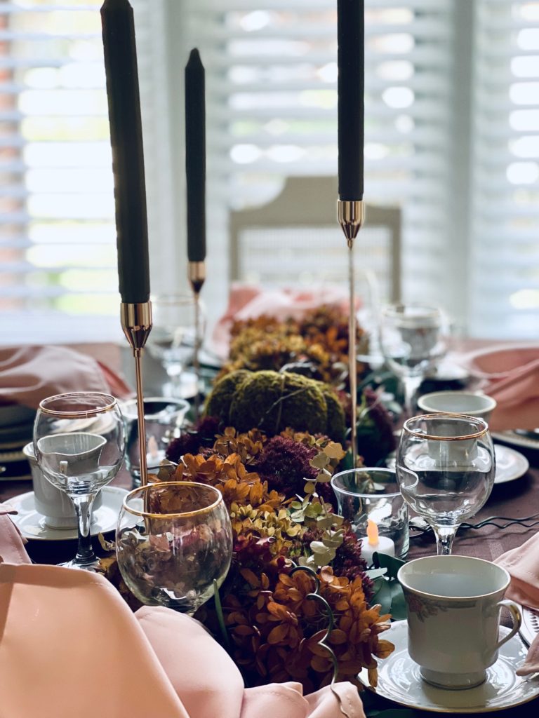 How To Create A Friends giving table scape 