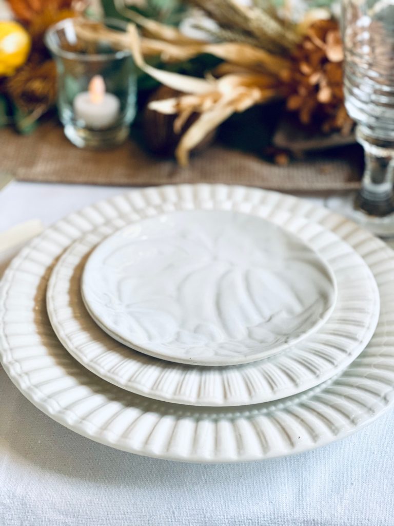 Using a pumpkin bread plate in the fall table scape