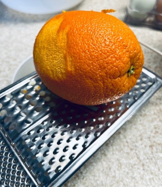 An orange for grating