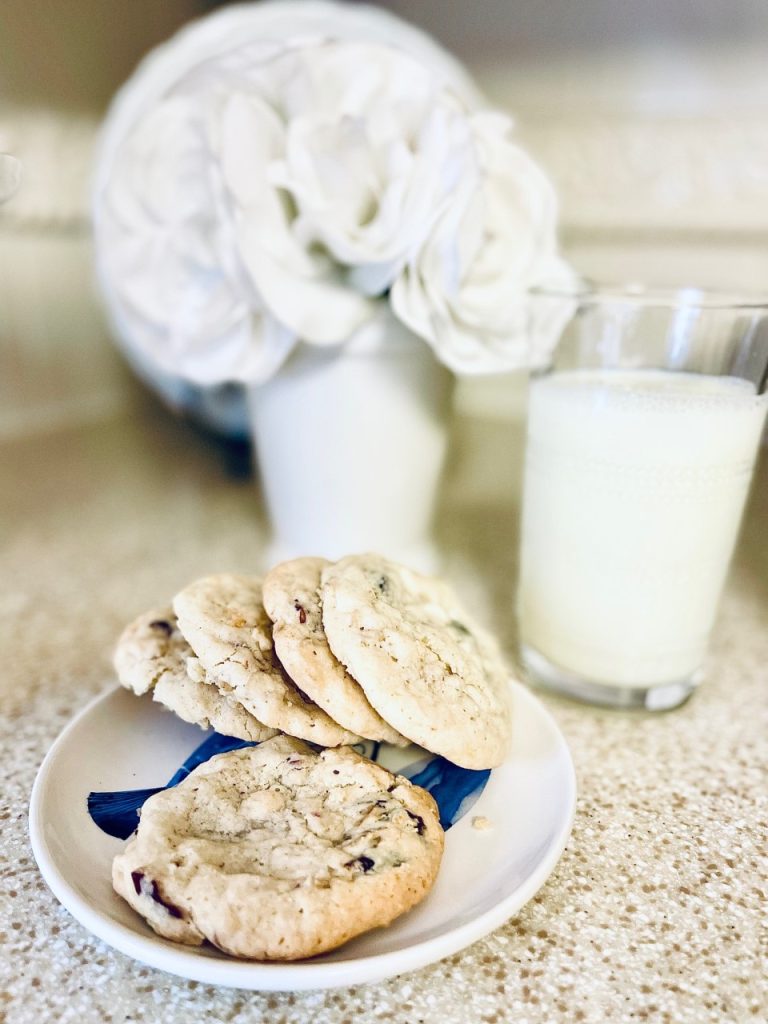 Picture of easy gluten free cookies on a plate