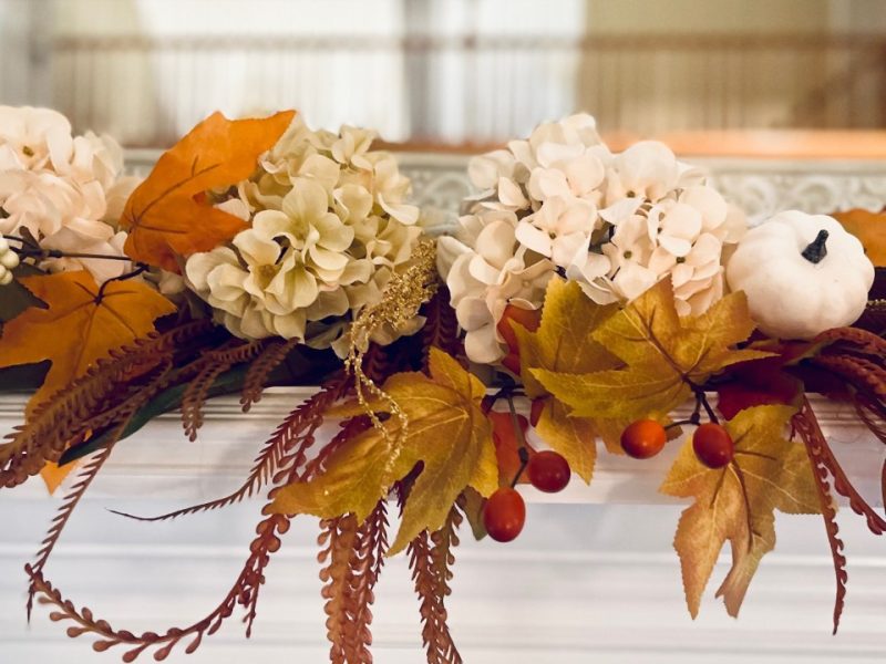 Let's do some easy and simple fall decorating through out our homes!