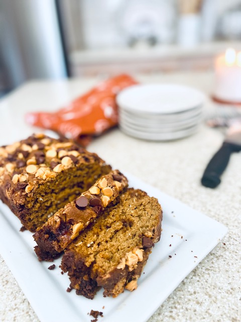 Showing the pumpkin bread on a plater