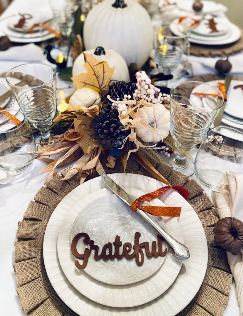 10 Simple And Elegant Thanksgiving Table Ideas