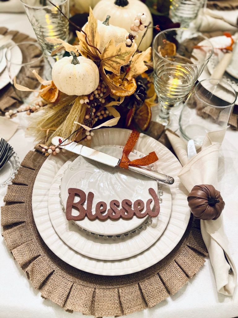 10 Simple And Elegant Thanksgiving Table Ideas