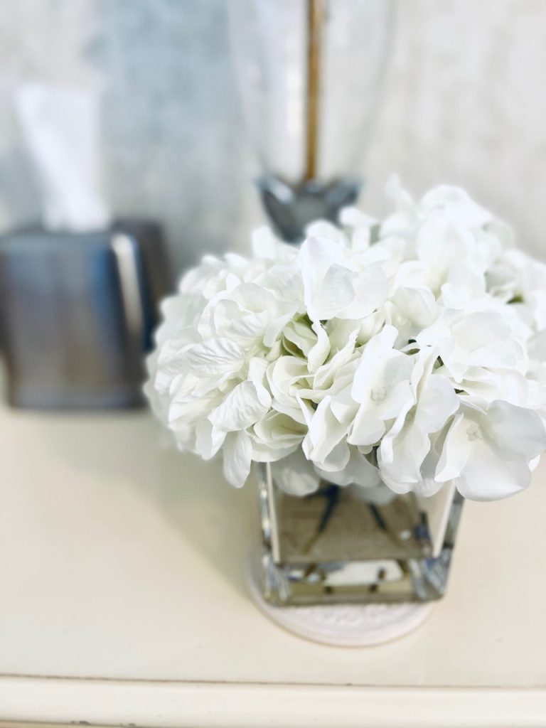 How to style your nightstand flowers