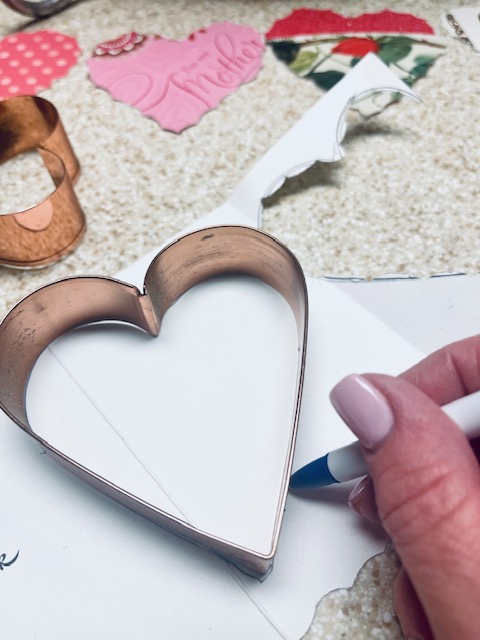 How to create the most special Valentine Garland, tracing the heart cut out