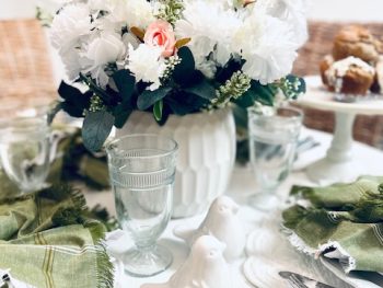 How To Set A Simple Spring Table Scape
