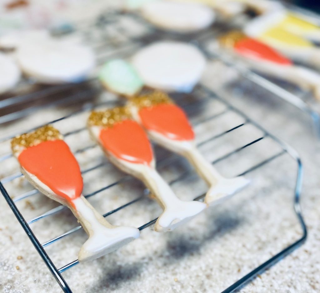 Ideas for a Simple Inexpensive Engagement Party cookies