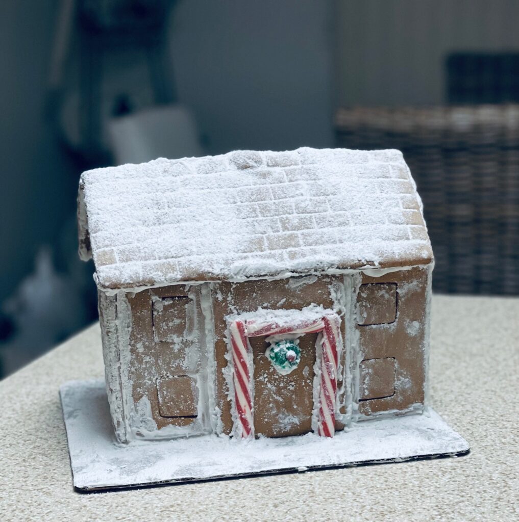 The Easiest Way To Make A Gingerbread House - Exquisitely Unremarkable