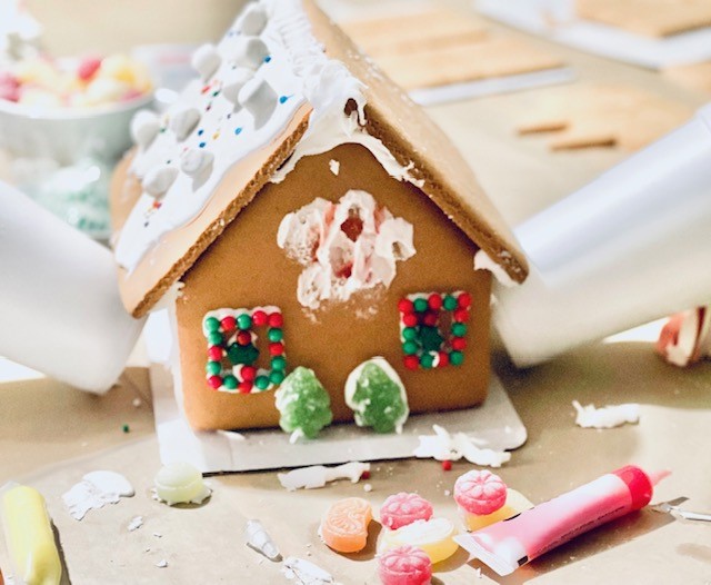 How to create the best gingerbread house Party